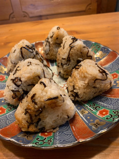 塩昆布のごま油焼きおにぎり-レシピのメイン写真