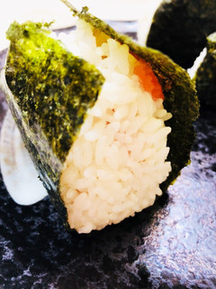 もち麦ご飯de明太子おにぎり-レシピのメイン写真
