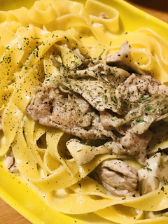 豚こま切れ肉とキノコの生クリームパスタ-レシピのメイン写真
