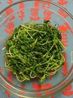 豆苗サラダ-レシピのメイン写真