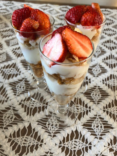 幼児も食べれるいちごパフェ-レシピのメイン写真