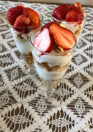 幼児も食べれるいちごパフェ-レシピのメイン写真