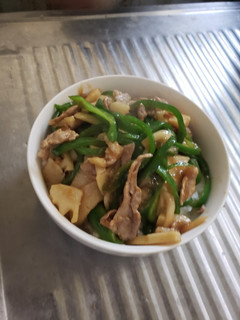 採れたてタケノコの青椒肉絲丼-レシピのメイン写真