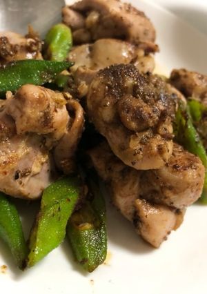 鶏肉とオクラのスパイシー炒め-レシピのメイン写真
