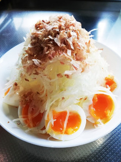 ゆで卵玉ねぎ鰹節-レシピのメイン写真