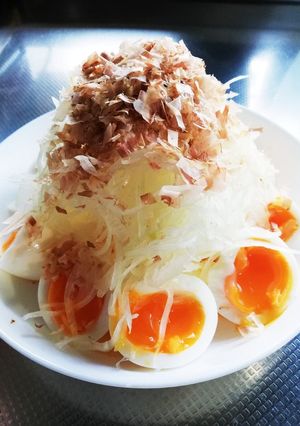 ゆで卵玉ねぎ鰹節-レシピのメイン写真