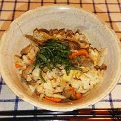 รูปของ 鶏肉と舞茸の炊き込みご飯～おうちで割烹～