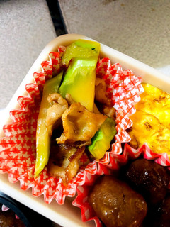 お弁当★ブロッコリーの茎と豚バラ炒め-レシピのメイン写真