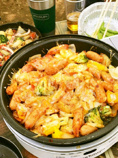 キャンプ☆ウインナーとポテトのチーズ焼き-レシピのメイン写真