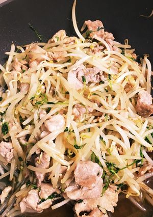 豚肉・もやし・豆苗の醤油炒め シンプル-レシピのメイン写真