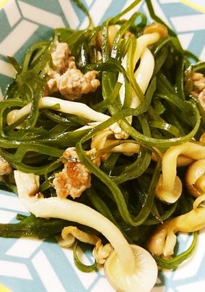作り置き☆切り昆布と挽肉の塩麹炒め-レシピのメイン写真