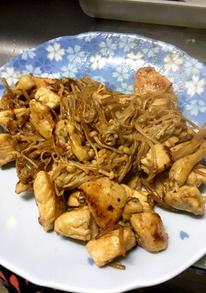 簡単、絶品鶏とｴﾉｷのﾆﾝﾆｸ醤油炒め♬-レシピのメイン写真