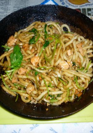 サーモンの焼き鮭＋三つ葉の焼きうどん-レシピのメイン写真