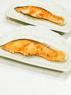 簡単!しっとり♡鮭の美味しい焼き方-レシピのメイン写真