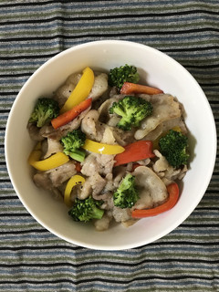 昆布茶で!ブロッコリーとパプリカの塩豚丼-レシピのメイン写真