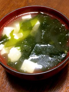 ごま油香る、豆腐と生わかめの中華スープ-レシピのメイン写真