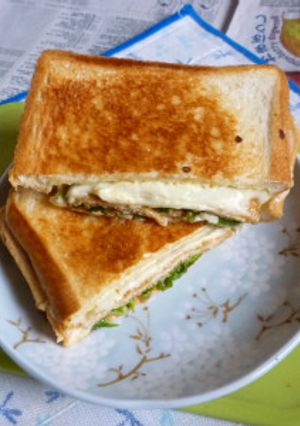 うどんあげ＋チーズ＆ミントのホットサンド-レシピのメイン写真