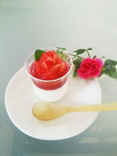 イチゴのバラの飾り切り-レシピのメイン写真