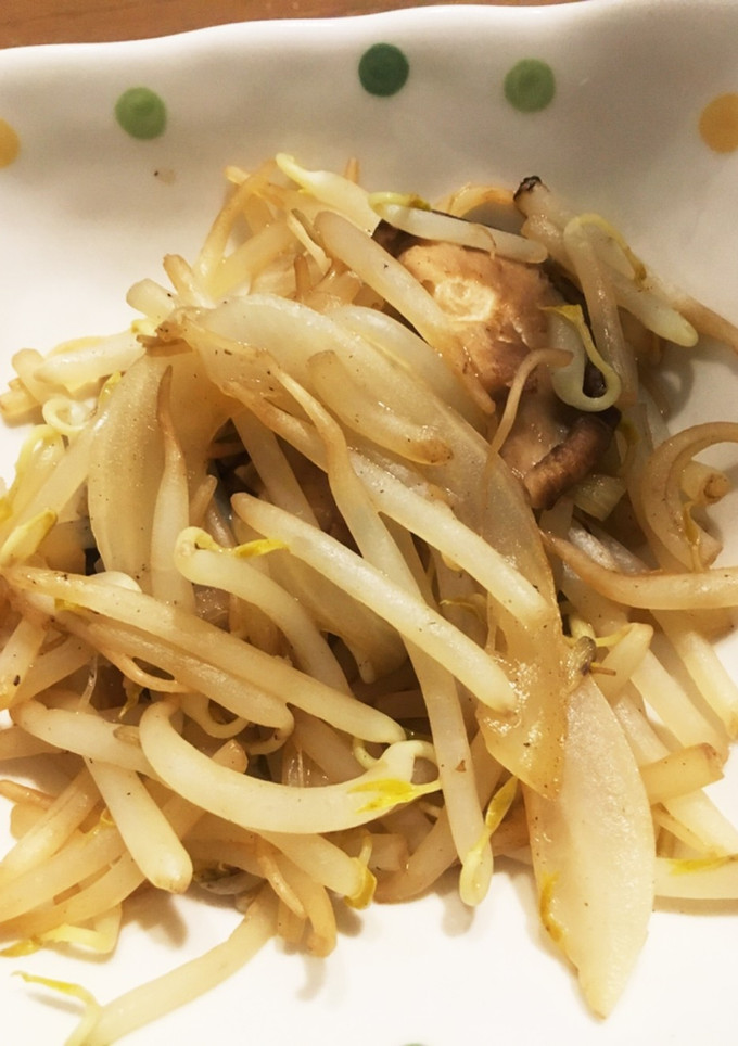 簡単ヘルシー！椎茸ともやし玉ねぎ炒め-レシピのメイン写真