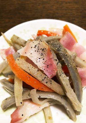 ごぼうとベーコンの塩きんぴら-レシピのメイン写真