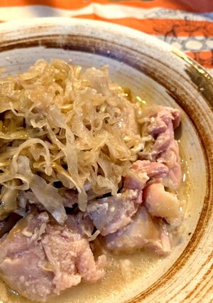 鳥モモ肉の塩麹+発酵キャベツ蒸し-レシピのメイン写真