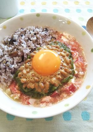 手軽に健活☆たまトマめかぶ納豆丼-レシピのメイン写真