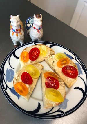 フムス&トマトEnglishMuffin-レシピのメイン写真
