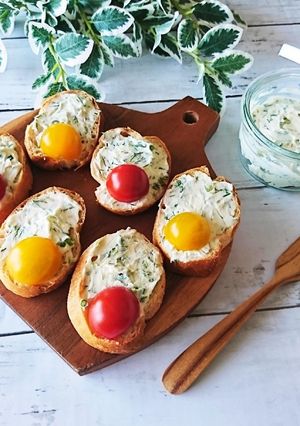 ニンニクとハーブのクリームチーズカナッペ-レシピのメイン写真