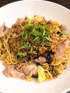 焼きそばリメイク 塩昆布納豆焼きそば-レシピのメイン写真