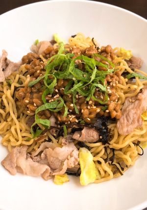 焼きそばリメイク 塩昆布納豆焼きそば-レシピのメイン写真