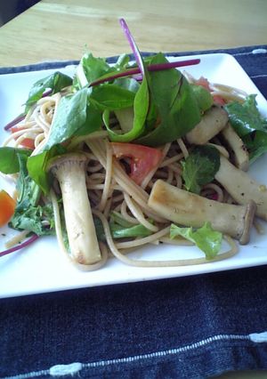 エリンギとトマトの全粒粉パスタ-レシピのメイン写真