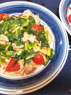 プチトマトとニラの焼きうどん-レシピのメイン写真