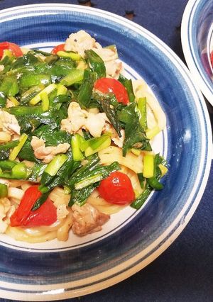 プチトマトとニラの焼きうどん-レシピのメイン写真