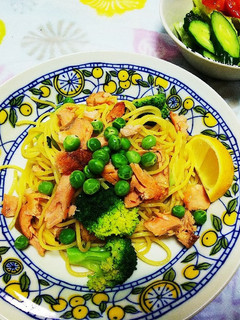 鮭とブロッコリーとグリンピースの春パスタ-レシピのメイン写真