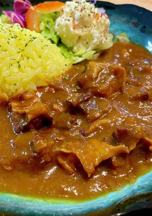 隠し味で絶品♡母直伝とろとろ牛すじカレー-レシピのメイン写真