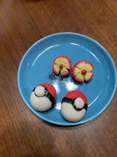 うずら卵のモンスターボール&ハイビスカス-レシピのメイン写真