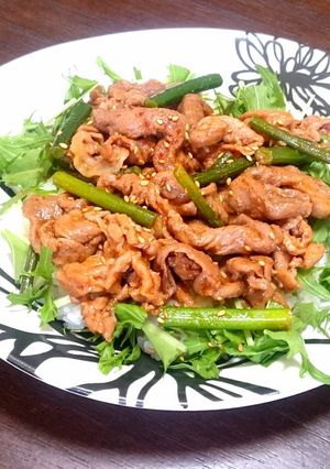 ピリ辛でガツンと！『豚スタミナ丼』-レシピのメイン写真
