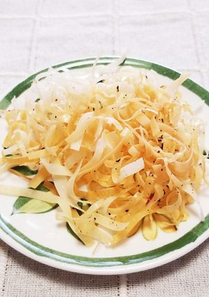 残ったワンタン皮を揚げてパリパリおつまみ-レシピのメイン写真