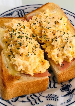 ハムチーズマヨスクランブルエッグトースト-レシピのメイン写真