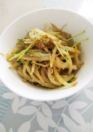 簡単♪節約レシピ♪もやしと豆苗の胡麻和え-レシピのメイン写真