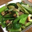青ネギ消費☆青ネギと鶏皮の炒め物