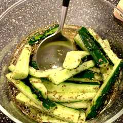 รูปของ 令和ver.やみつき胡瓜!調味料3つ！