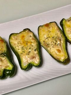 チーズ乗せピーマンのツナマヨ豆腐詰め-レシピのメイン写真