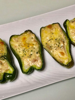 チーズ乗せピーマンのツナマヨ豆腐詰め-レシピのメイン写真