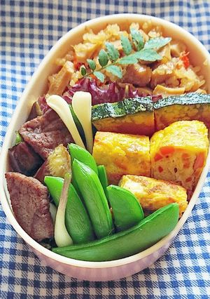 お弁当に♪にんじんと粉チーズで簡単卵焼き-レシピのメイン写真