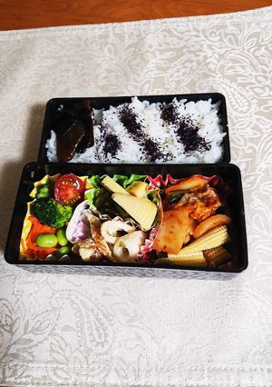 豚キムチがメインのお弁当です-レシピのメイン写真