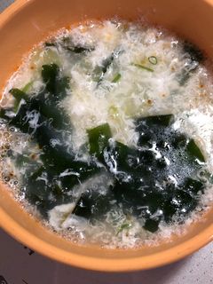卵白とワカメのスープ-レシピのメイン写真