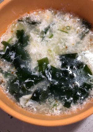 卵白とワカメのスープ-レシピのメイン写真