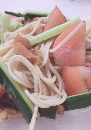 余った冷麦を簡単消費！冷麦納豆サラダ-レシピのメイン写真