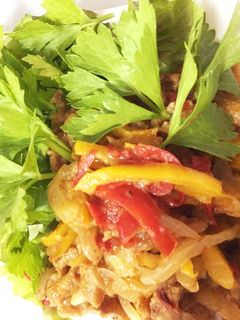 鶏皮とパプリカ中華炒め-レシピのメイン写真